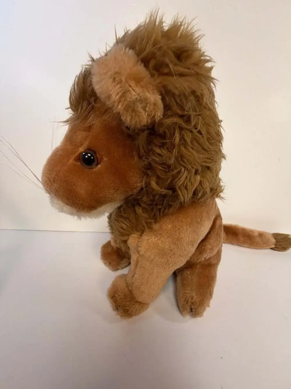 Vintage 1979 R. Dakin & Co.‎ Sitting Lion Plush Stuffed Animal 12 Inch